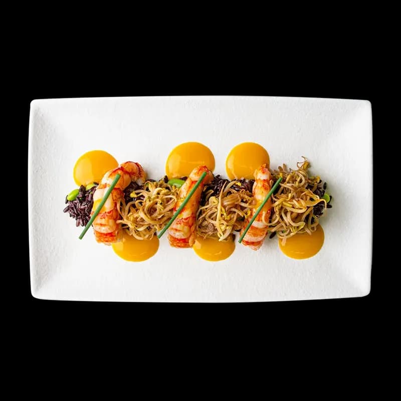 Power Bowl — Riso nero con gamberi, edamame e mango. Chic Food Piatto Blue Zone.