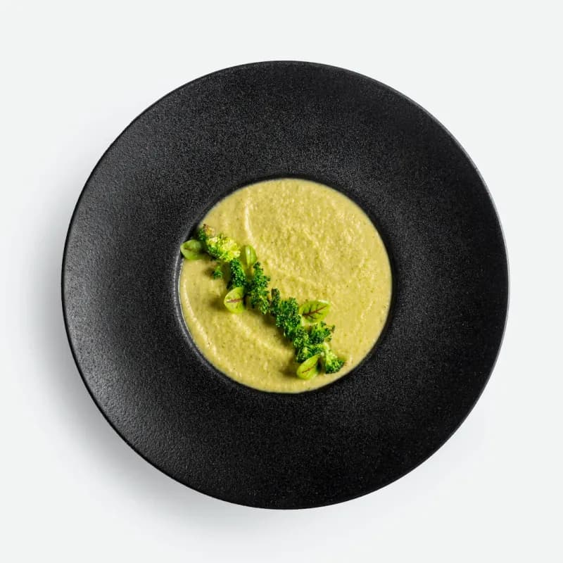 Vellutata Broccoli. Chic Food Piatto Blue Zone.