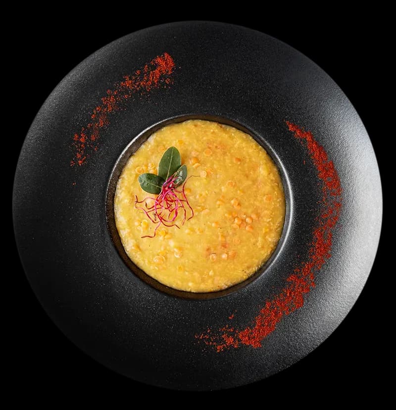 Zuppa Lenticchie. Chic Food Piatto Blue Zone.